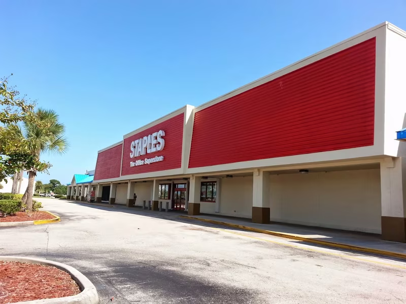 Retail storefront commercial exterior painting by RPB Painting Florida